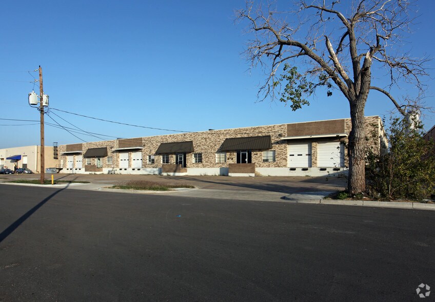 More Photos Of 2945-2965 Congressman Ln, Dallas Light Distribution For Lease