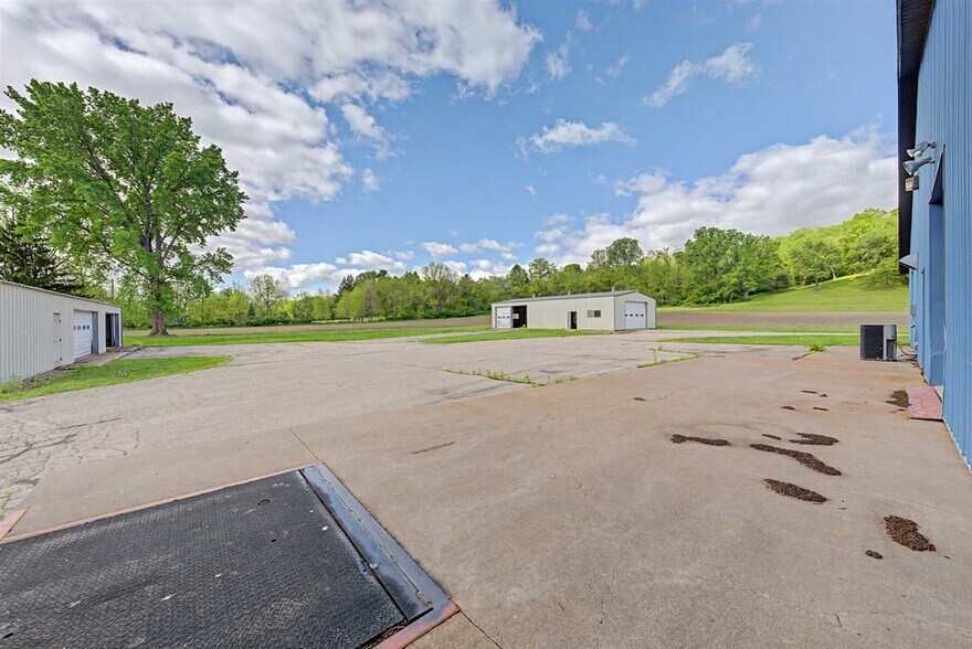 More Photos Of 16771 S 15th St, Galesville Warehouse For Sale