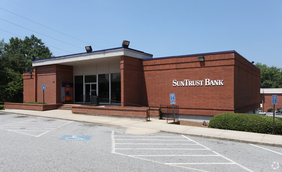 More Photos Of 139 N Main St, Jonesboro Freestanding For Sale