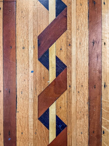 More Photos Of 303 N Main St, Elburn Office Residential For Sale