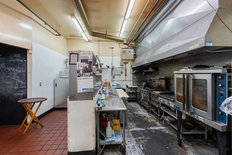 More Photos Of 509 SW G St, Grants Pass Restaurant For Sale