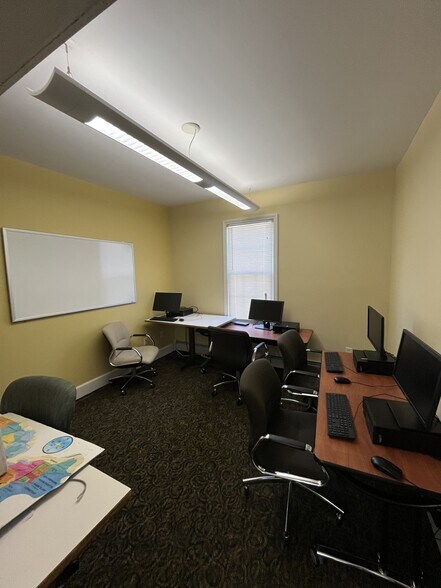 More Photos Of 1443 Albany Ave, Hartford Office For Sale