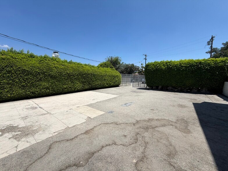 More Photos Of 480 S Rosemead Blvd, Pasadena Office For Sale