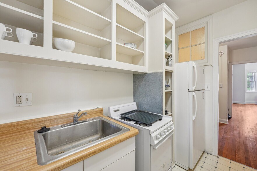 More Photos Of 3925 W St Nw, Washington Multifamily For Sale