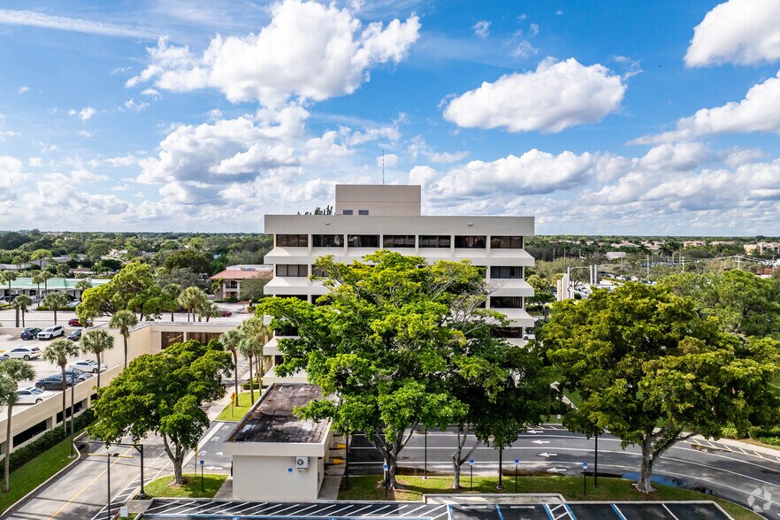 More Photos Of 4440 PGA Blvd, Palm Beach Gardens Office For Lease
