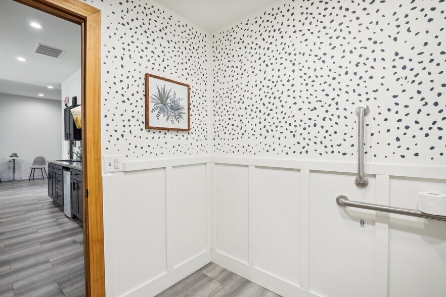 More Photos Of 613 Broadway, Wisconsin Dells Loft Creative Space For Sale