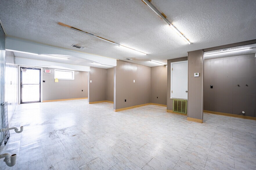 More Photos Of 7050 US Highway 87, San Antonio Freestanding For Sale