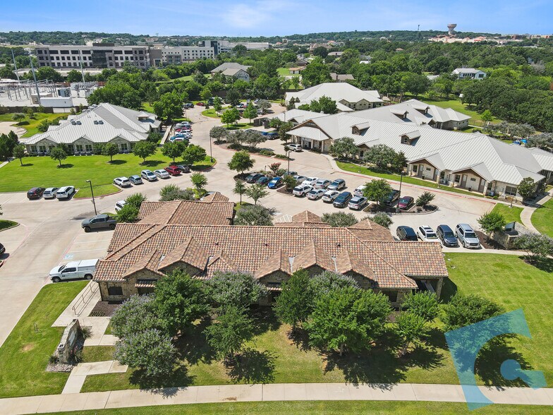 More Photos Of 2011 E Kirkwood Blvd, Southlake Office For Lease