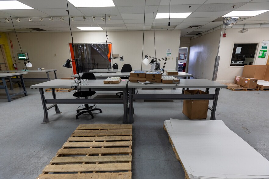 More Photos Of 1649 Castpa Pl, Vineland Manufacturing For Sale