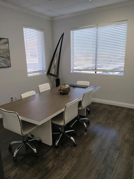 More Photos Of 8867 W Flamingo Rd, Las Vegas Office For Sale