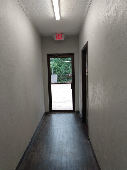 More Photos Of 2019B S Henderson Blvd, Kilgore Medical For Lease