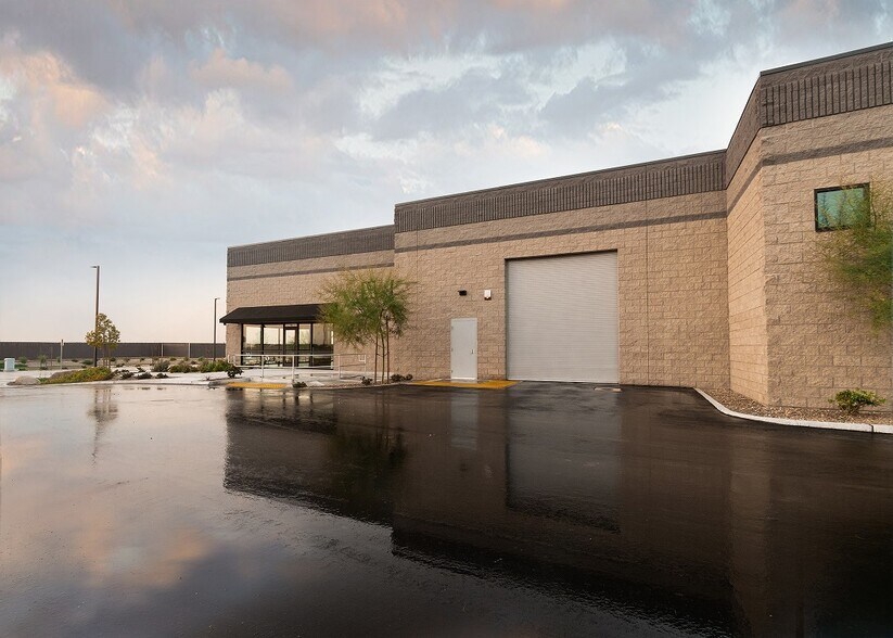 More Photos Of 6906-6936 McCutchen Rd, Bakersfield Unknown For Lease