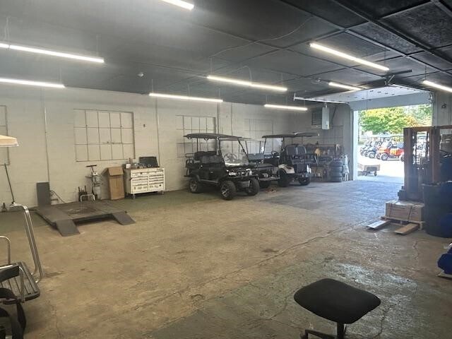 More Photos Of 345 Hill Rd, Womelsdorf Warehouse For Lease