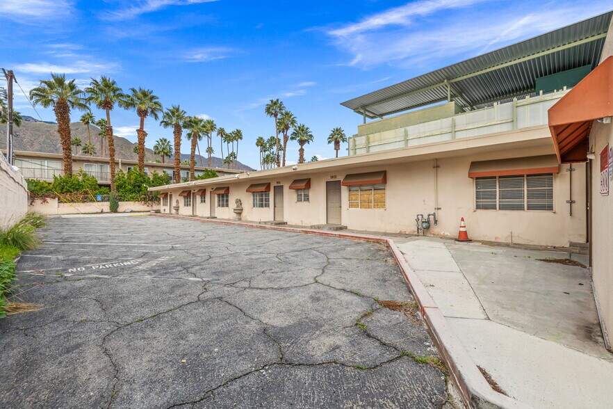 More Photos Of 1059-1063 N Palm Canyon Dr, Palm Springs Storefront For Sale