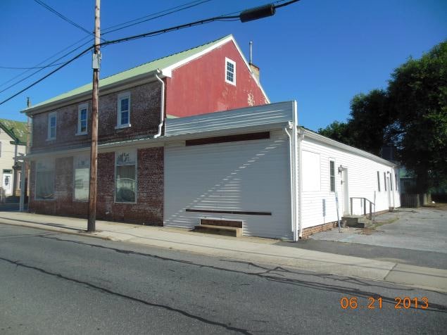 More Photos Of 2 Market St, Frederica Storefront Retail Office For Sale