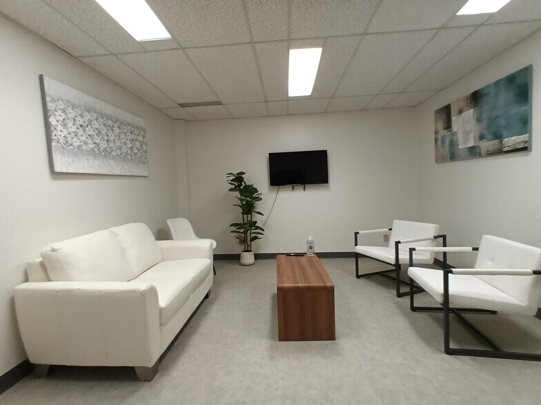 More Photos Of 1929 Russell Rd, Ottawa Medical For Sale