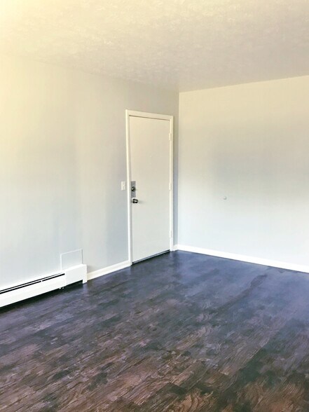 More Photos Of 1833-1845 E 31st St, Lorain Apartments For Sale
