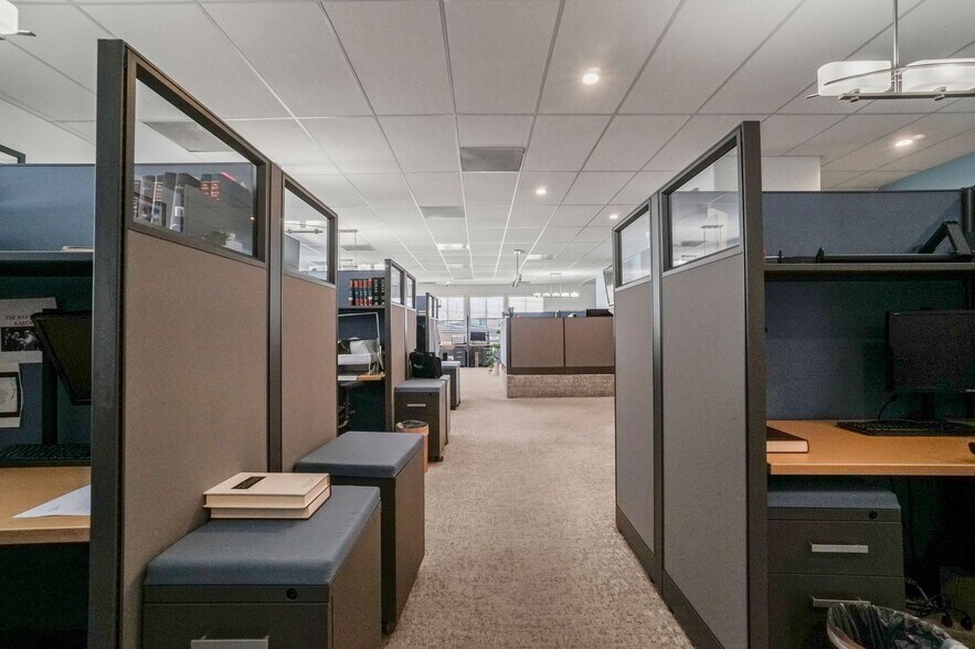 More Photos Of 1054 S Robertson Blvd, Los Angeles Office For Sale