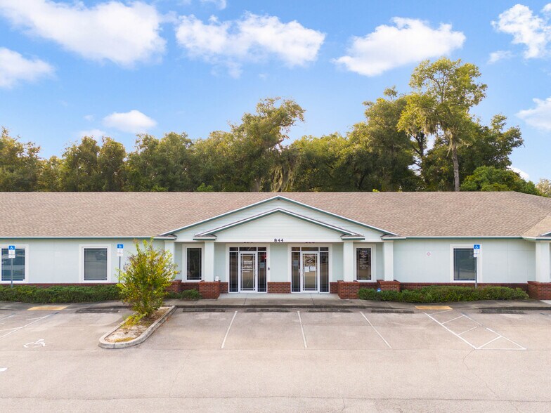 More Photos Of 844 N Stone St, Deland Medical For Sale