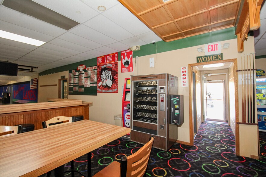 More Photos Of 125 Main St, Huron Bowling Alley For Sale