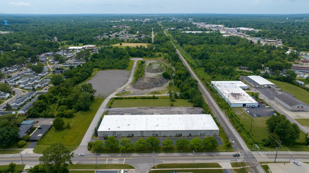 More Photos Of 2750 Lippincott Blvd, Flint Service For Lease