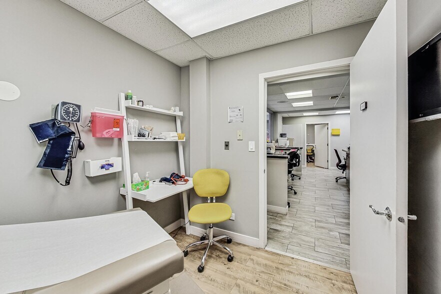 More Photos Of 2623 N Halsted St, Chicago Medical For Lease