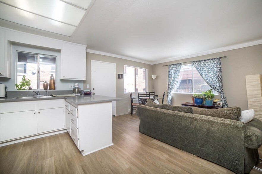More Photos Of 140 S Westmoreland Ave, Los Angeles Apartments For Sale