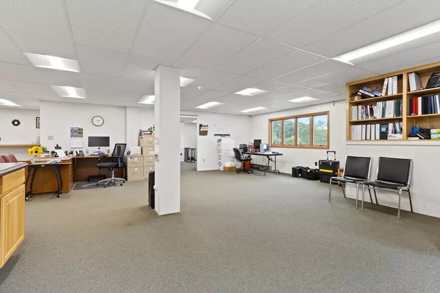 More Photos Of 587 Spring St, Westbrook Office For Sale