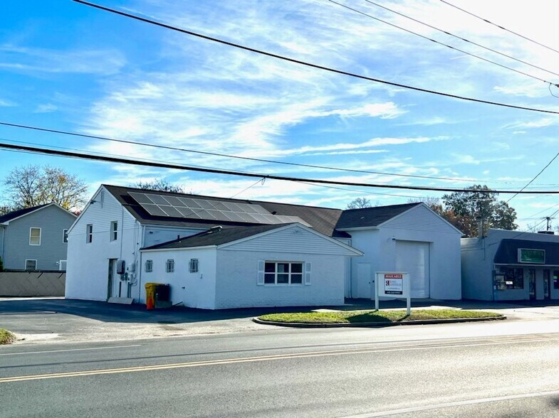 More Photos Of 192 Mayo Rd, Edgewater Light Manufacturing For Sale