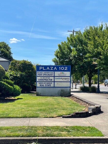 More Photos Of 940-948 NE 102nd Ave, Portland Medical For Sale