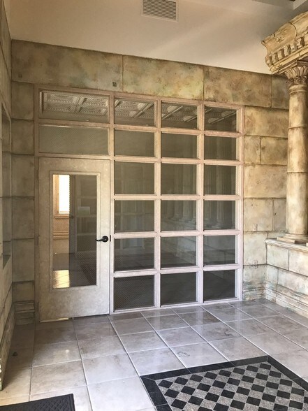 More Photos Of 5974 Silver Springs Dr, El Paso Office For Lease