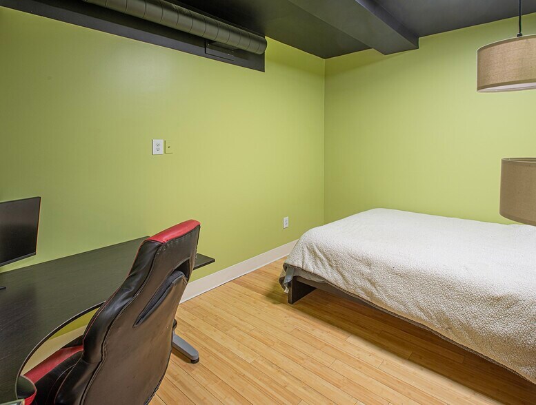 More Photos Of 270 Pleasant St, Northampton Office For Sale