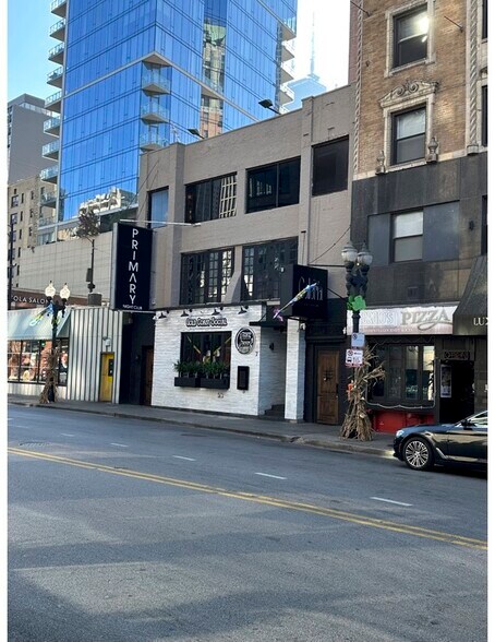 More Photos Of 5-9 W Division St, Chicago Bar For Sale