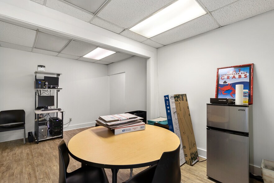 More Photos Of 279 N Main St, Kilmarnock General Retail For Sale