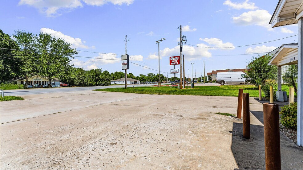 More Photos Of 65 W Main St, Farmington Freestanding For Sale