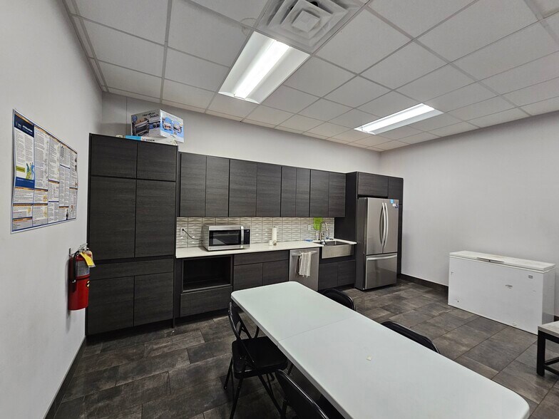 More Photos Of 51 County Road 171, Bay City Manufacturing For Sale