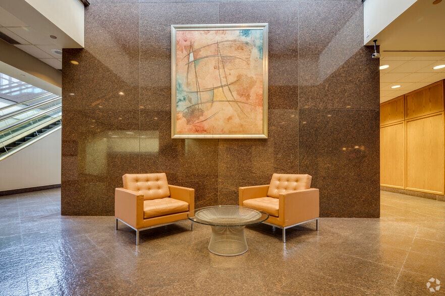 More Photos Of 1601 NW Expressway, Oklahoma City Office For Lease