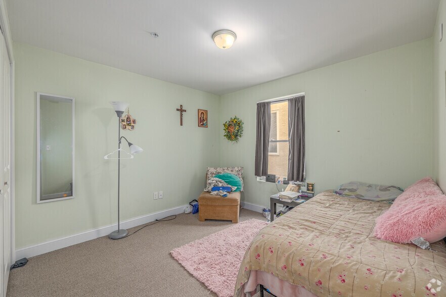 More Photos Of 327 N 40th St, Philadelphia Apartments For Sale