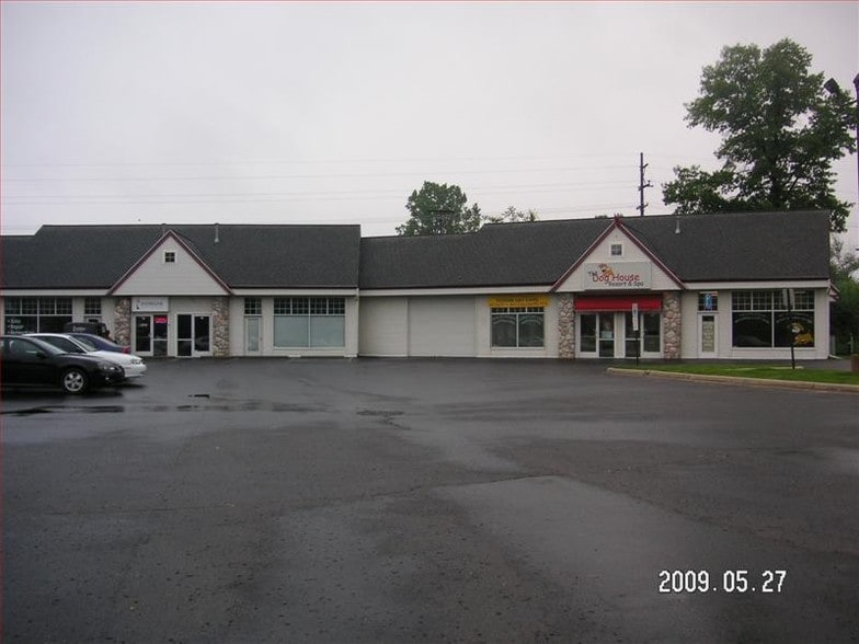 More Photos Of 32-50 E Lakewood Blvd, Holland Freestanding For Sale