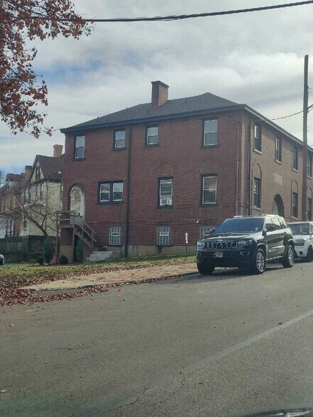 More Photos Of 815 McClure St, Munhall Apartments For Sale