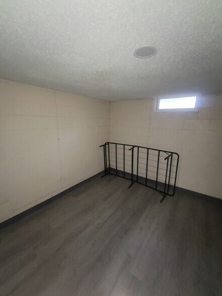 More Photos Of 1458 W 32nd St, Indianapolis Apartments For Sale