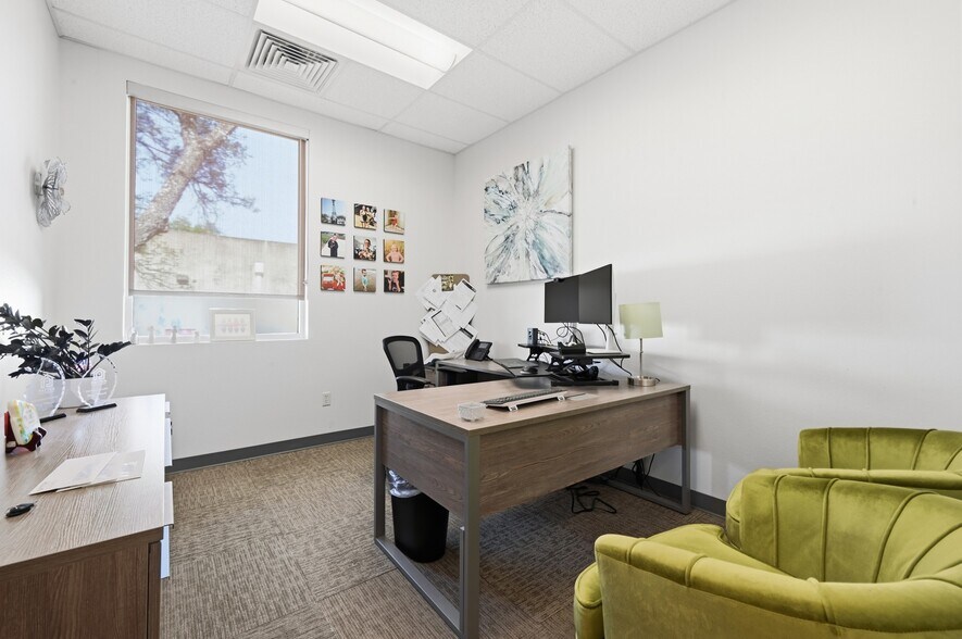 More Photos Of 333 E Highway 290, Dripping Springs Office For Lease
