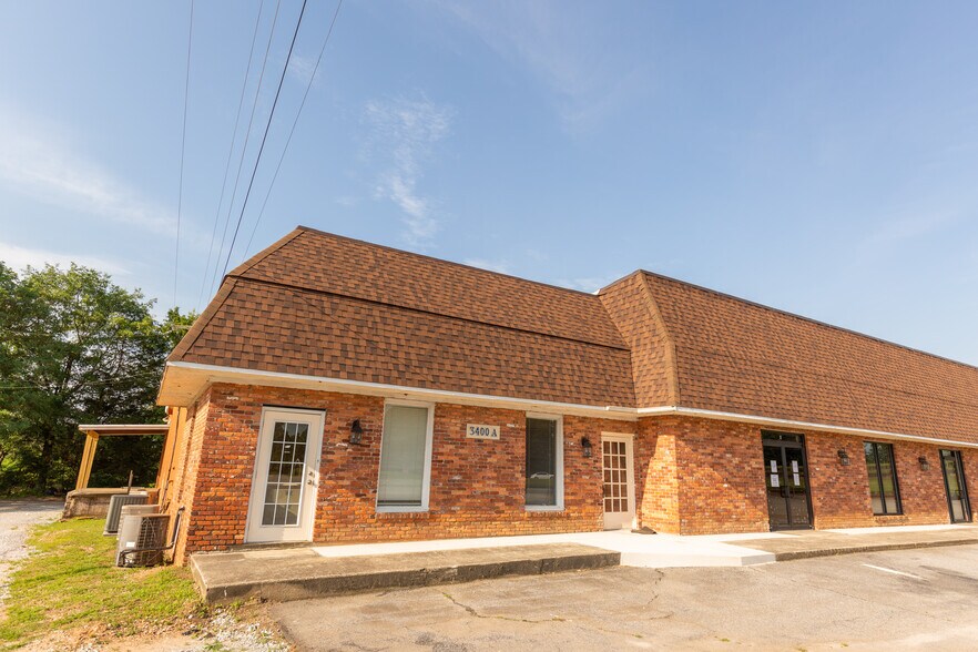 More Photos Of 3400 Rutherford Rd, Taylors Light Manufacturing For Lease