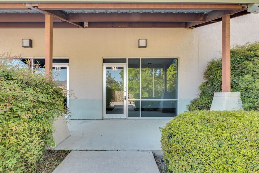 More Photos Of 2105 Ranch Road 620 S, Lakeway Storefront For Lease