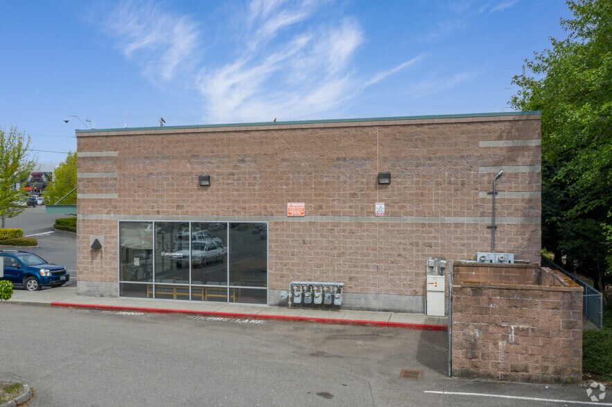 More Photos Of 210 SW Everett Mall Way, Everett Unknown For Sale