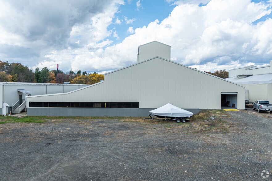 More Photos Of 10 Greenfield Rd, South Deerfield Unknown For Lease