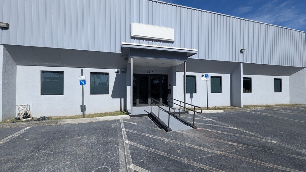 More Photos Of 3413 SW 14th St, Deerfield Beach Warehouse For Lease