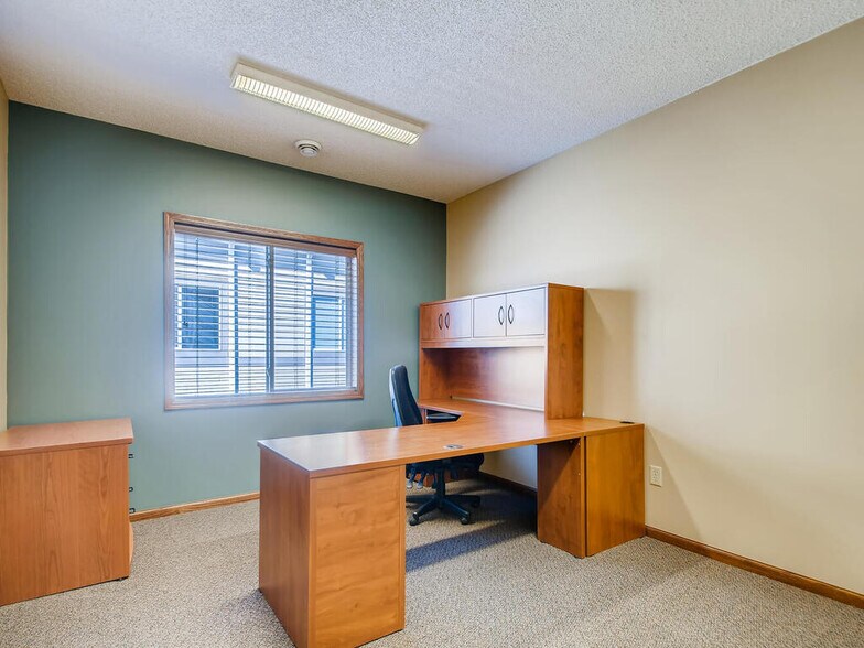 More Photos Of 7975 Stone Creek Dr, Chanhassen Office For Sale