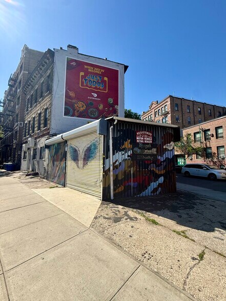 More Photos Of 454 S 5th St, Brooklyn Auto Dealership For Lease