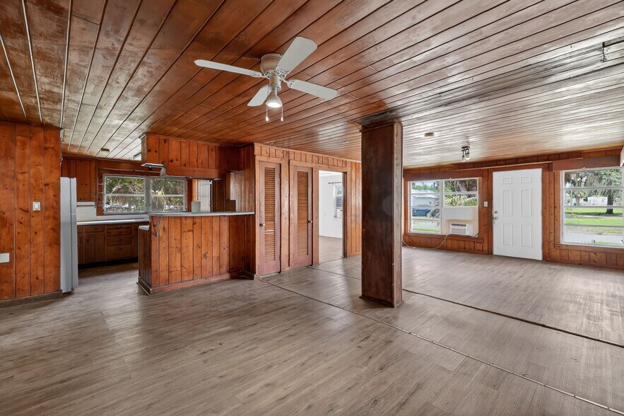 More Photos Of 527 E Lemon Ave, Eustis Apartments For Sale